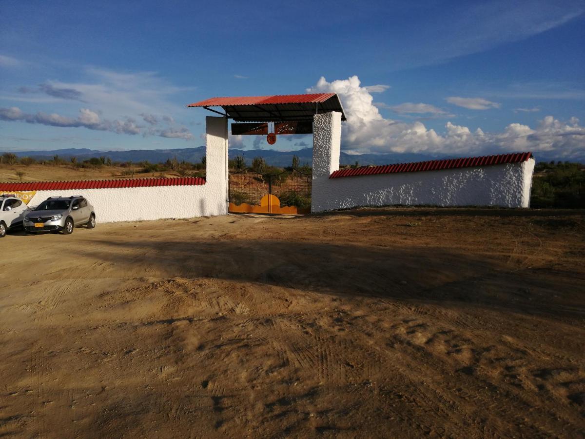 El Penon De Constantino - Tatacoa Hotel Villavieja Exterior foto